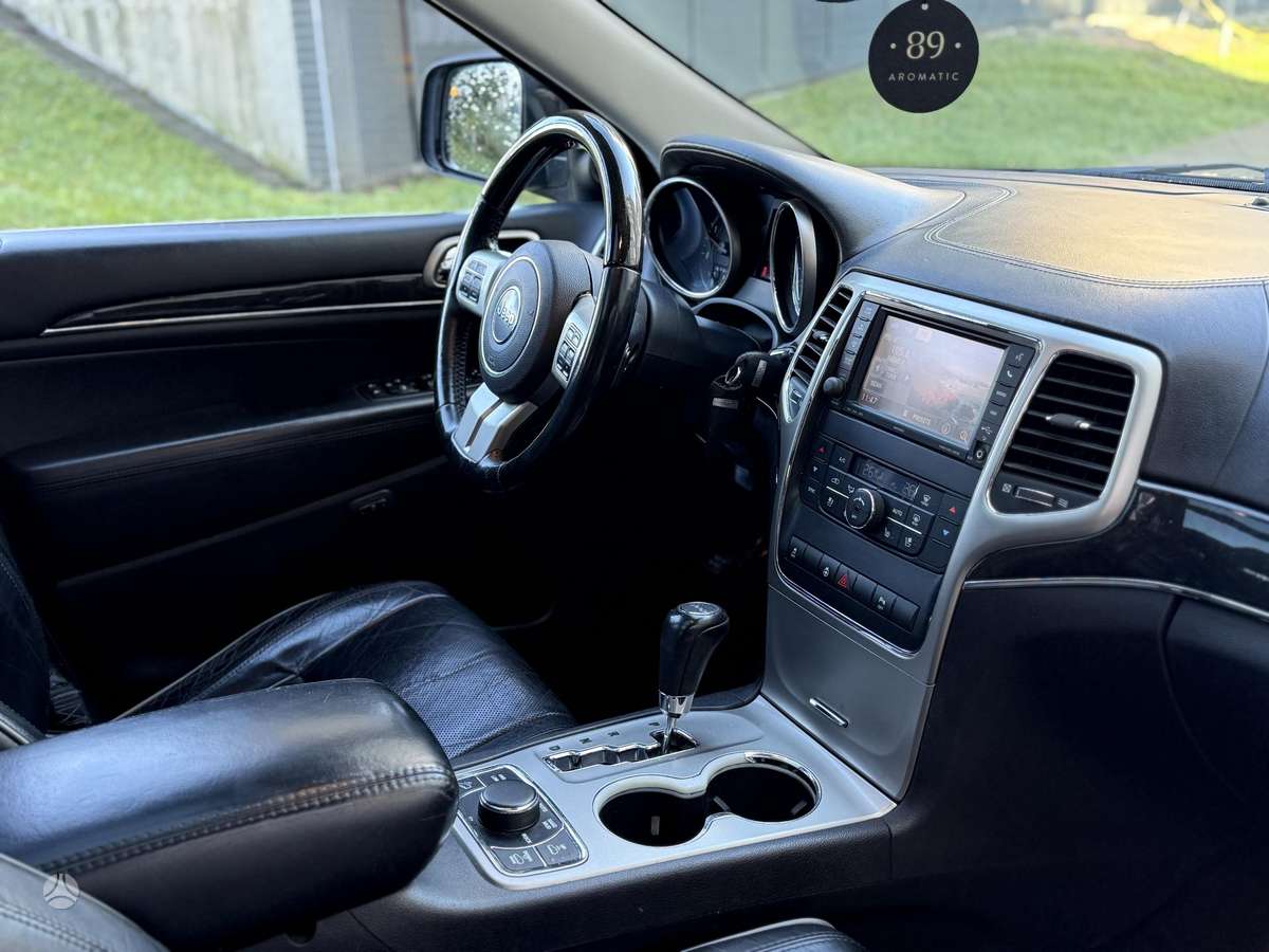 Jeep Grand 2012 — photo 16