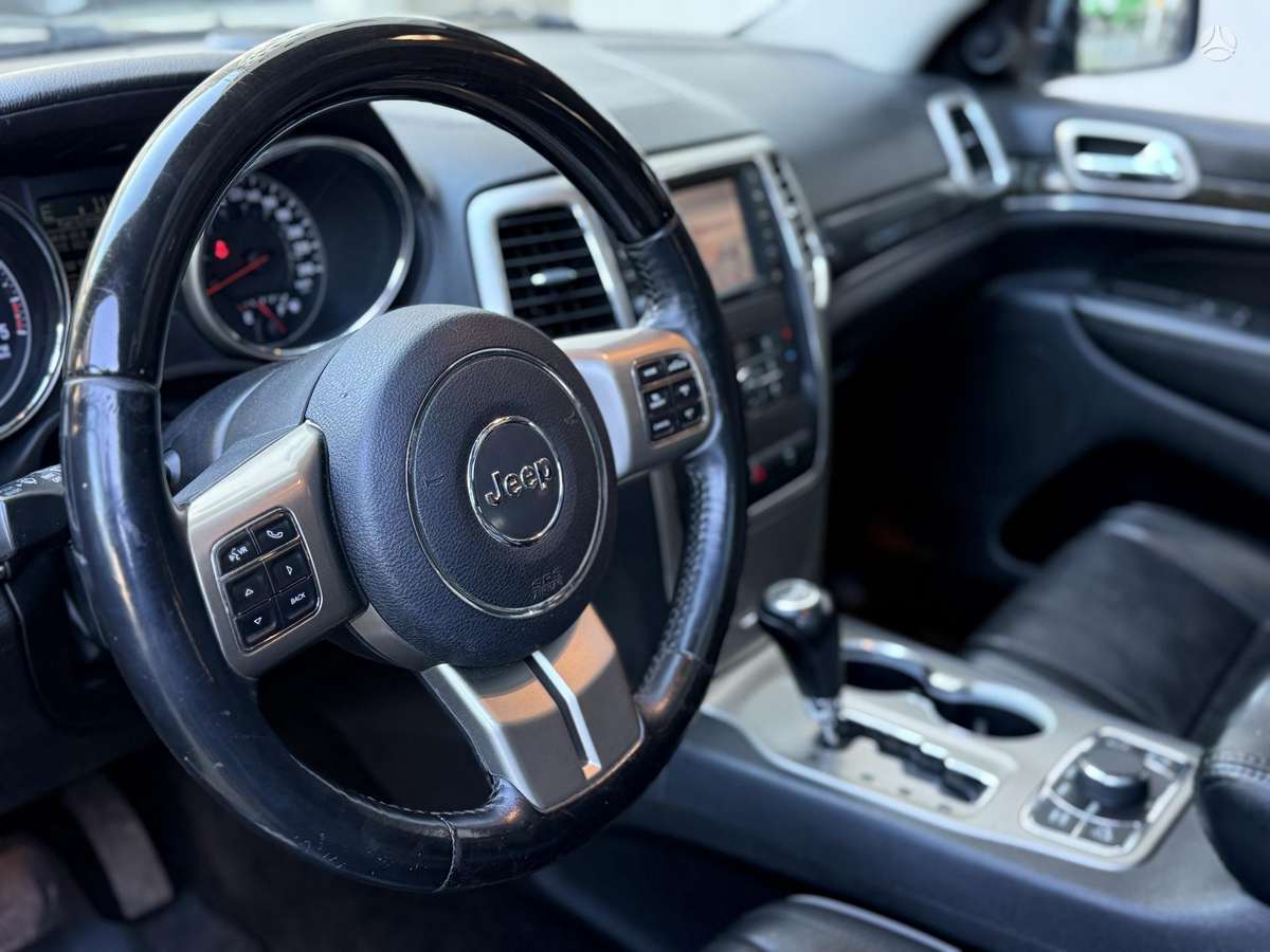 Jeep Grand 2012 — photo 17