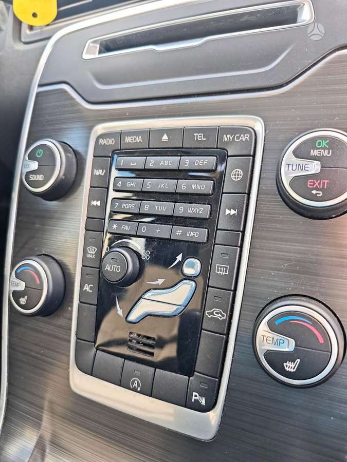 Volvo V70 2015 — фото 18