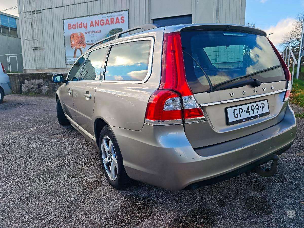Volvo V70 2015 — салон