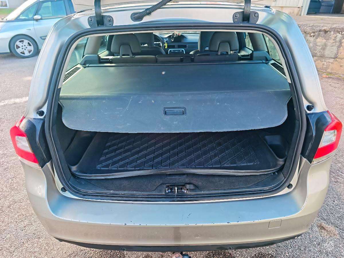 Volvo V70 2015 — двигун 1969 cm³, 120 HP (88kW)
