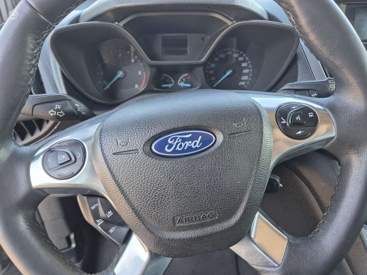 Ford Tourneo 2015 — фото 17