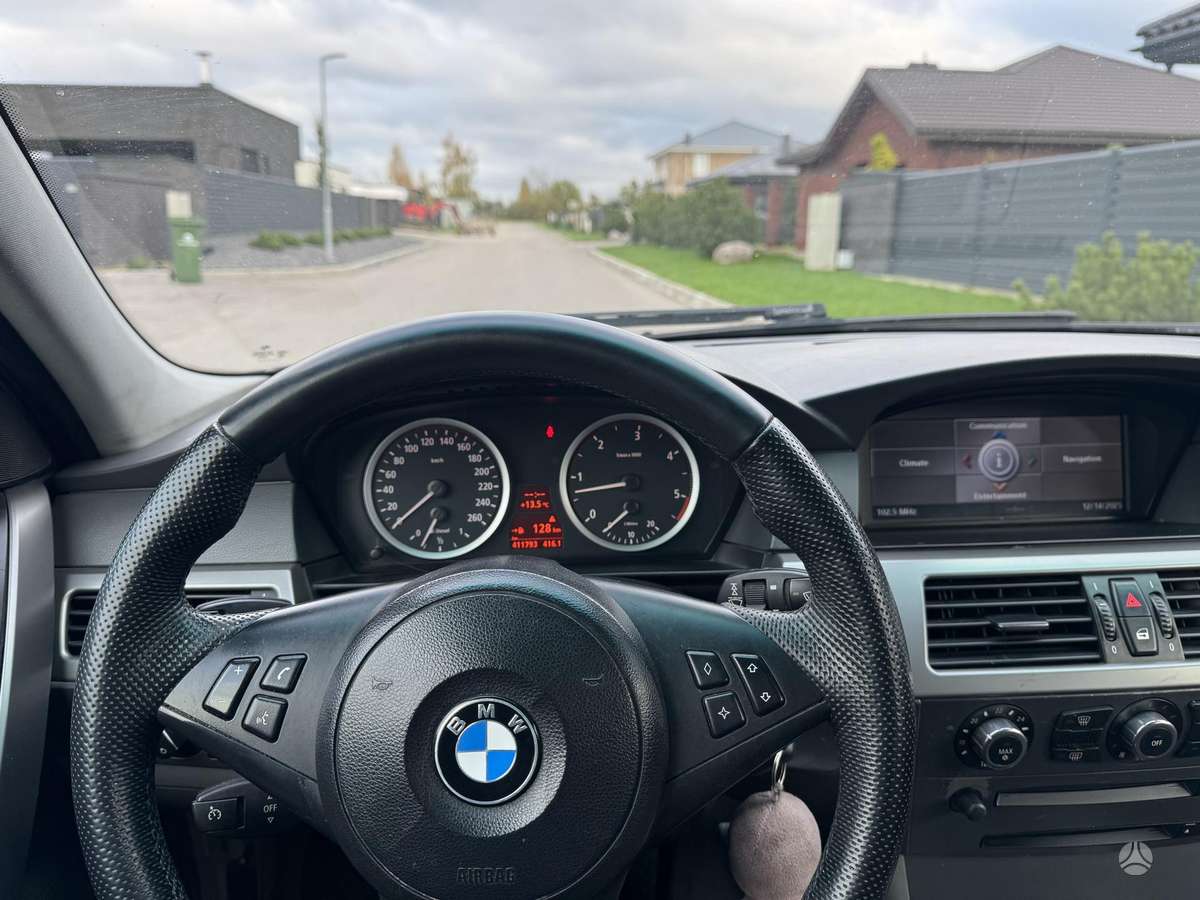 BMW 525 2005 — photo 12