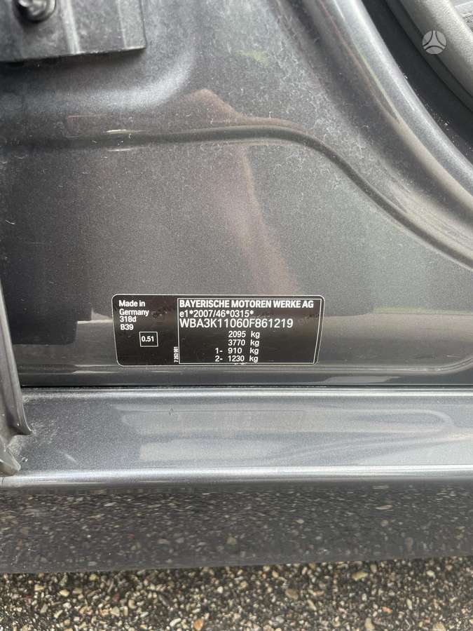 BMW 318 2015 — photo 12