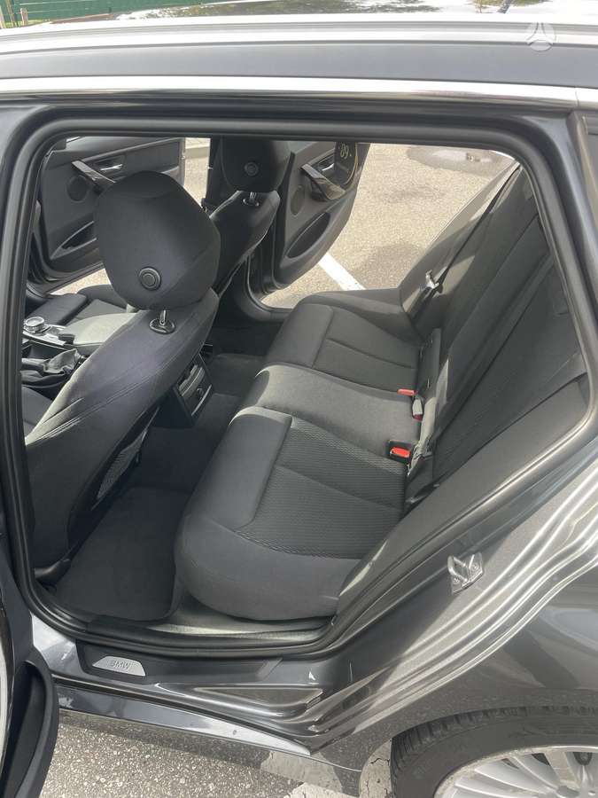 BMW 318 2015 — photo 9
