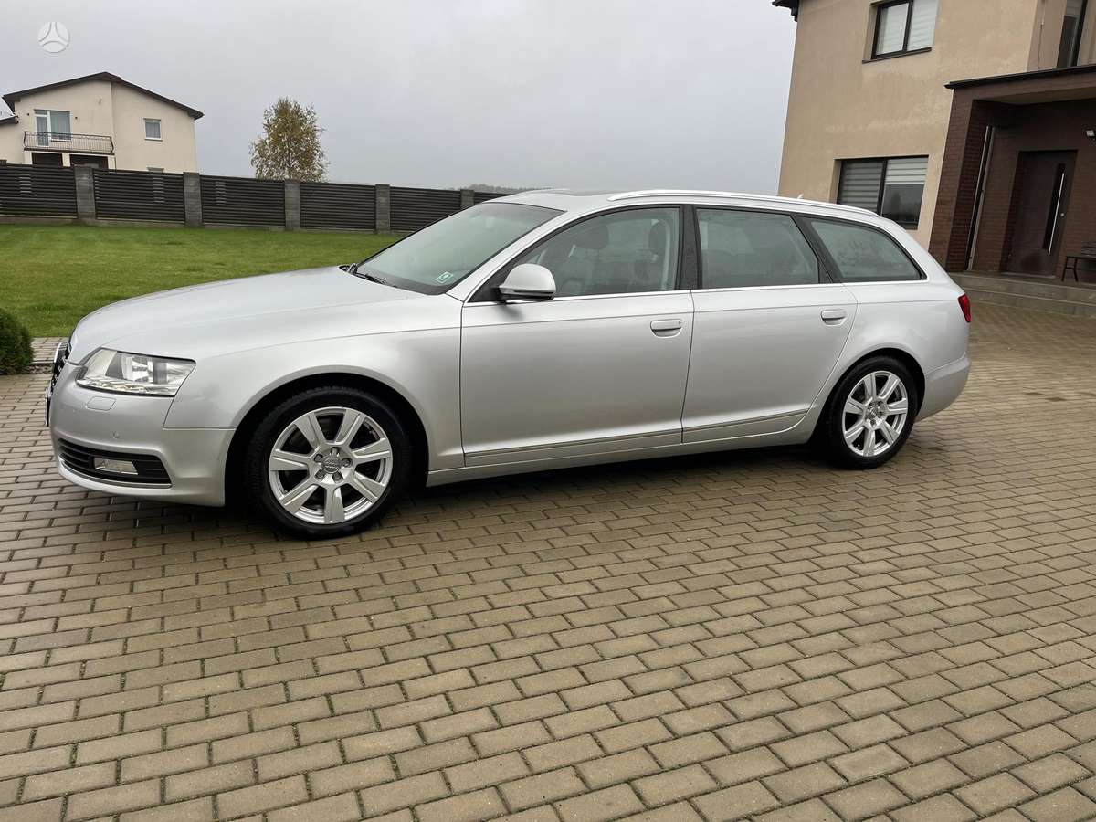 Audi A6 2011 — вигляд ззаду