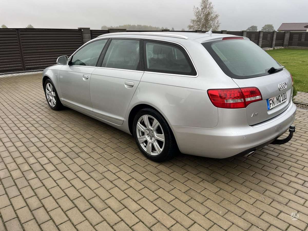 Audi A6 2011 — салон