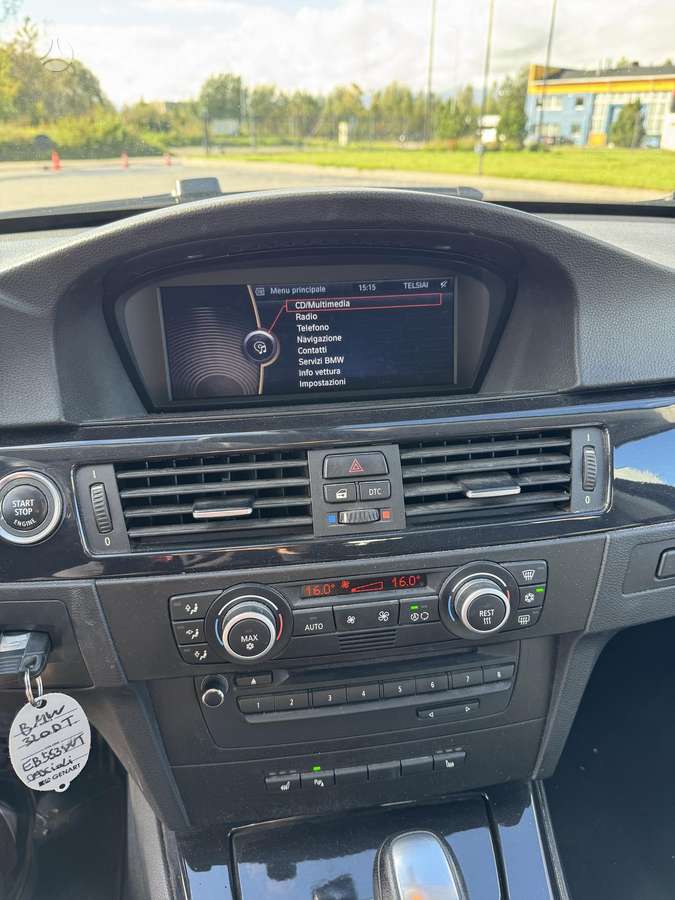 BMW 320 2010 — photo 20