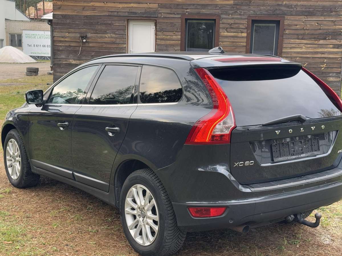 Volvo XC60 2009 — двигун 2400 cm³, 185 HP (136kW)