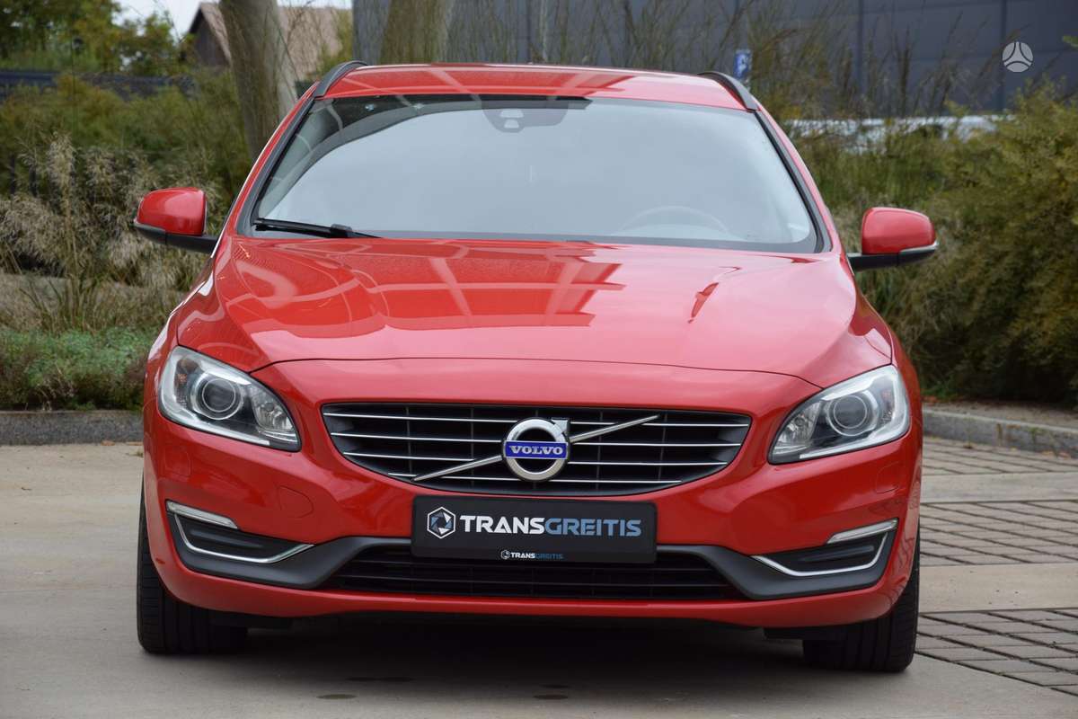 Volvo V60 2014 — салон