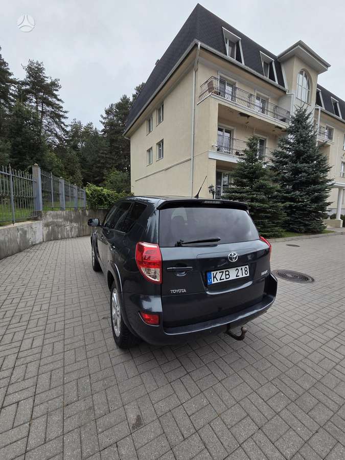 Toyota RAV4 2007 — rear view