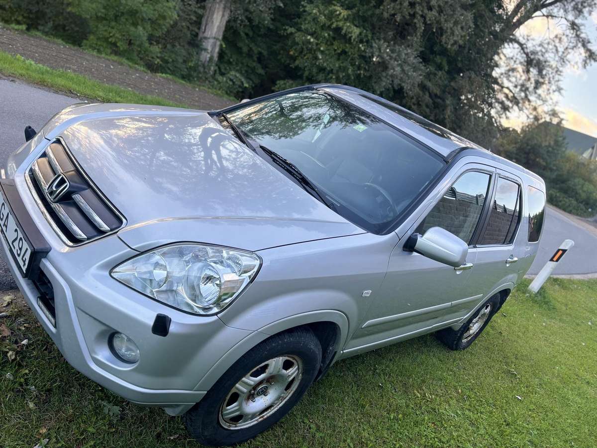 Honda CR-V 2006 — rear view