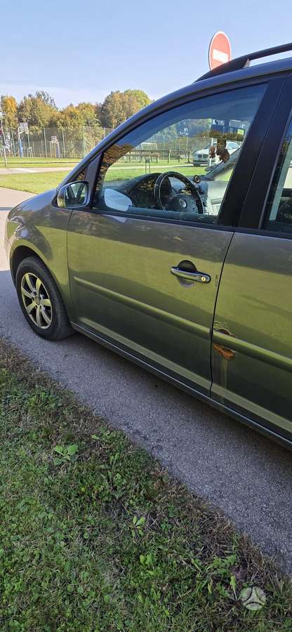 Volkswagen Touran 2006 — engine 1896 cm³, 105 HP (77kW)