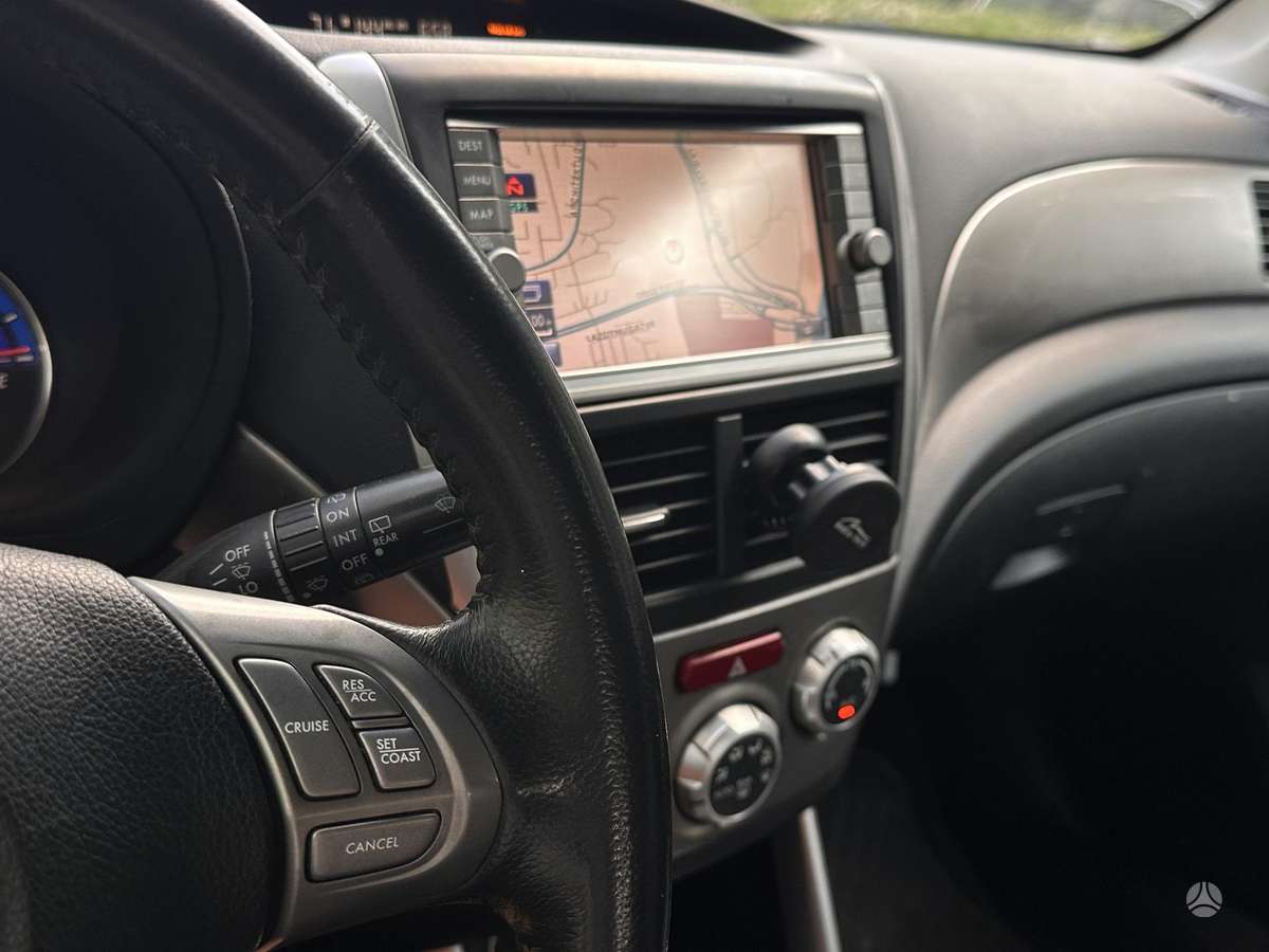 Subaru Forester 2010 — photo 18