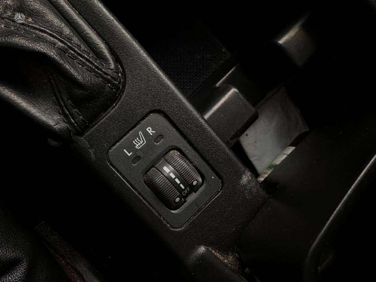 Subaru Forester 2010 — photo 20