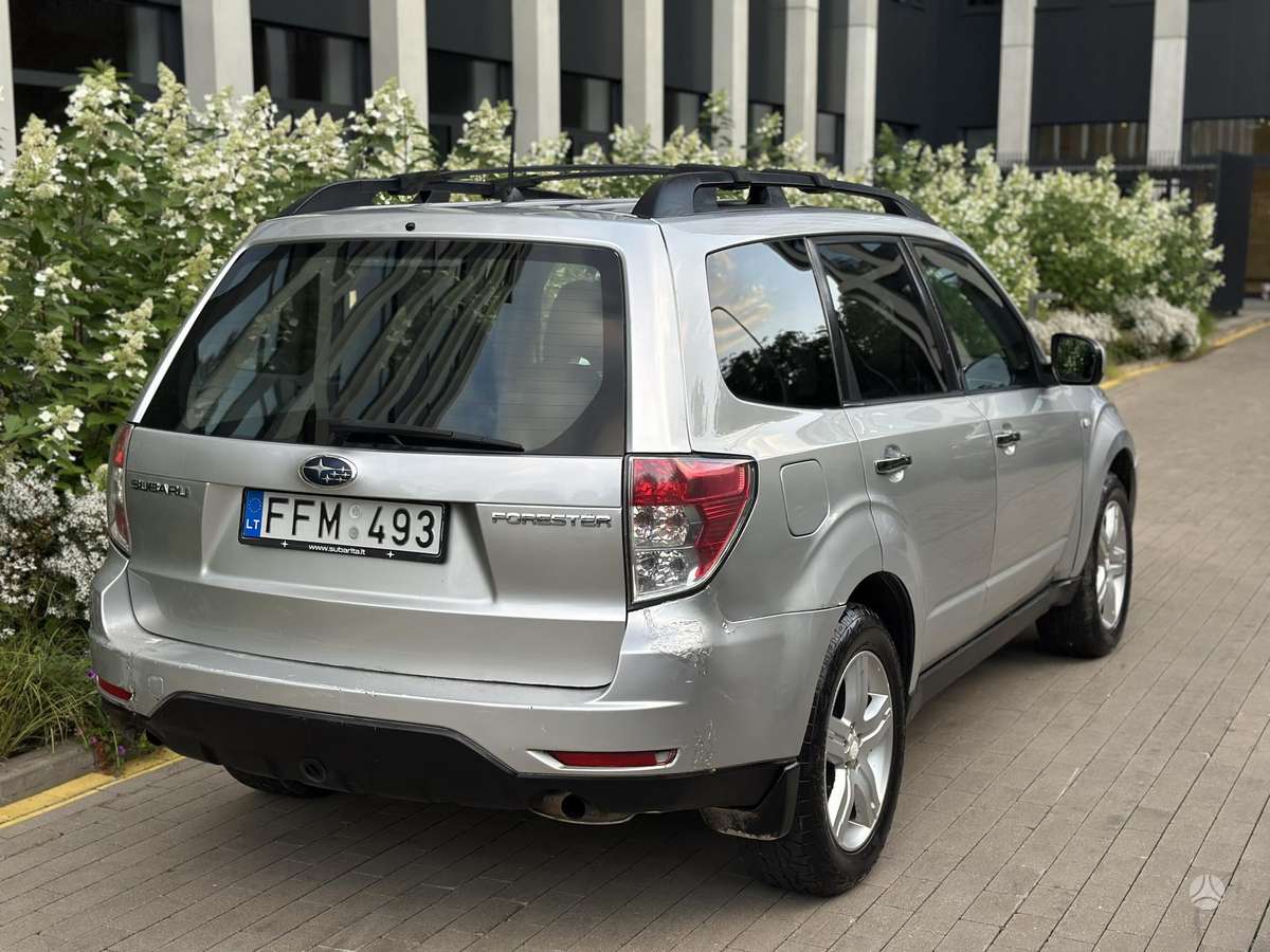 Subaru Forester 2010 — photo 9