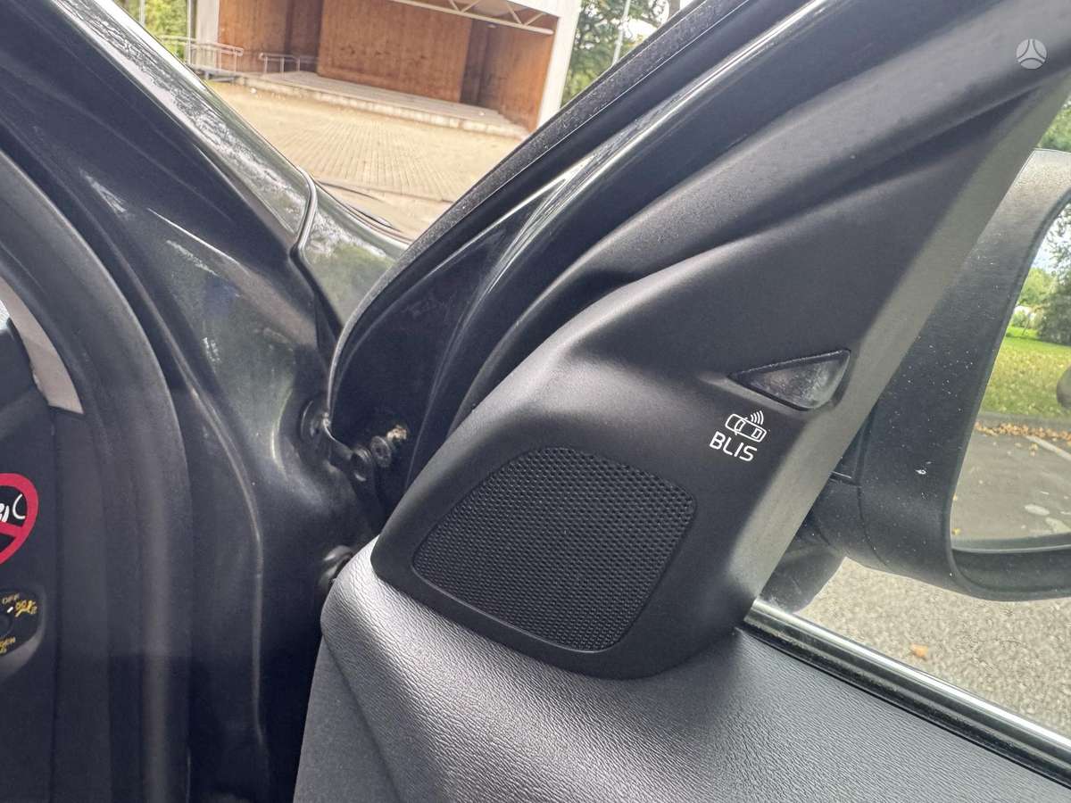 Volvo V60 2013 — photo 10