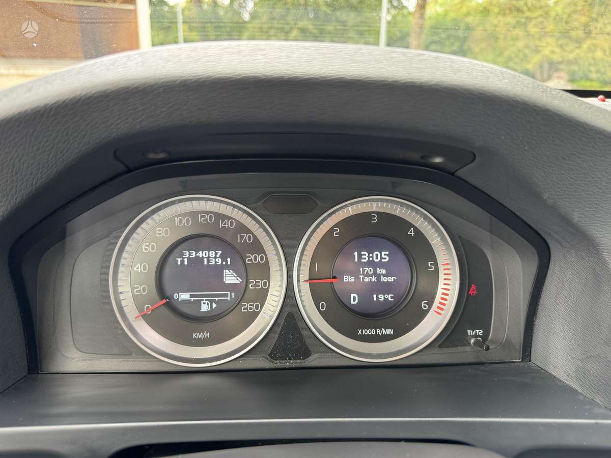 Volvo V60 2013 — photo 12