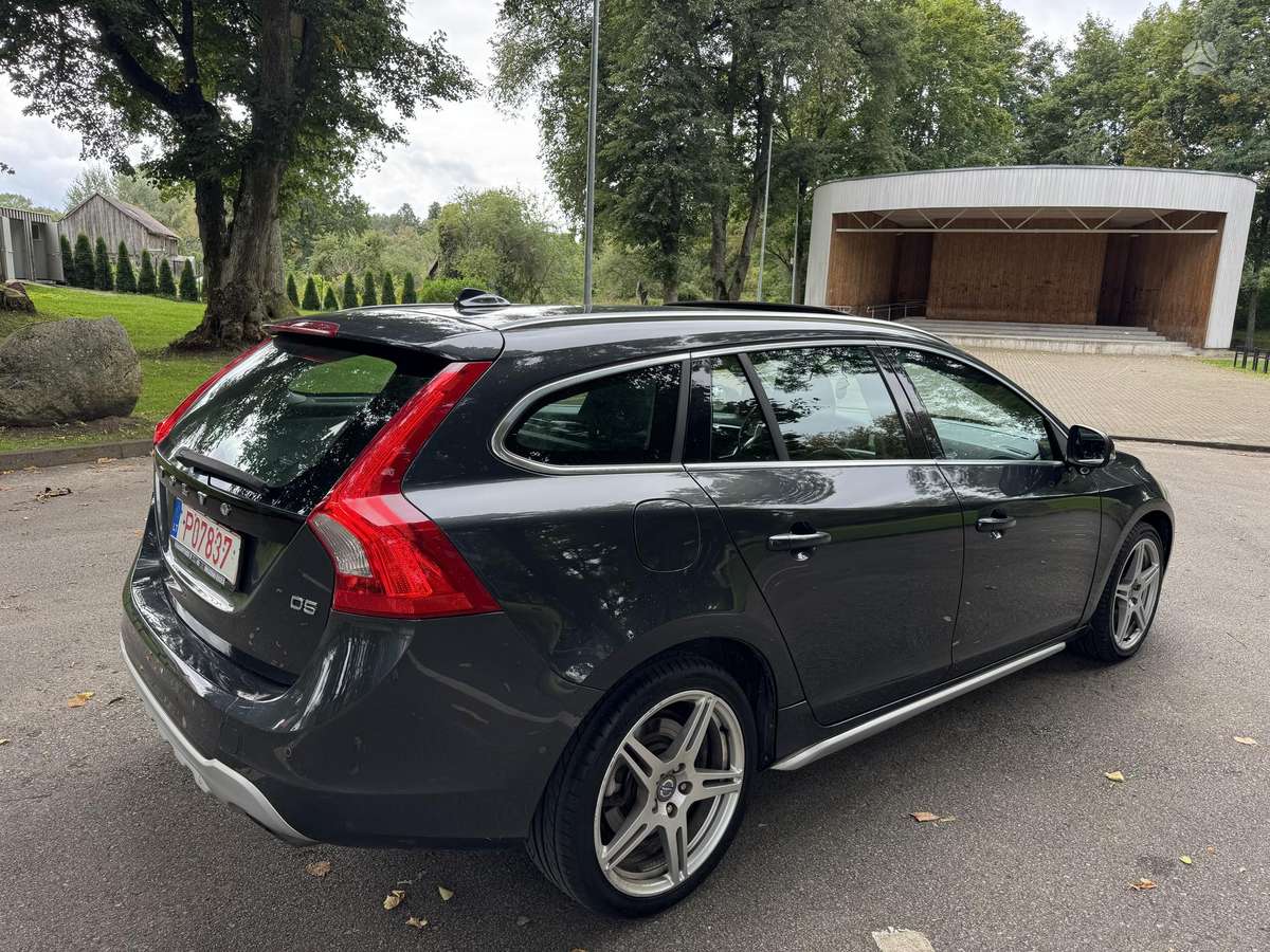 Volvo V60 2013 — photo 19