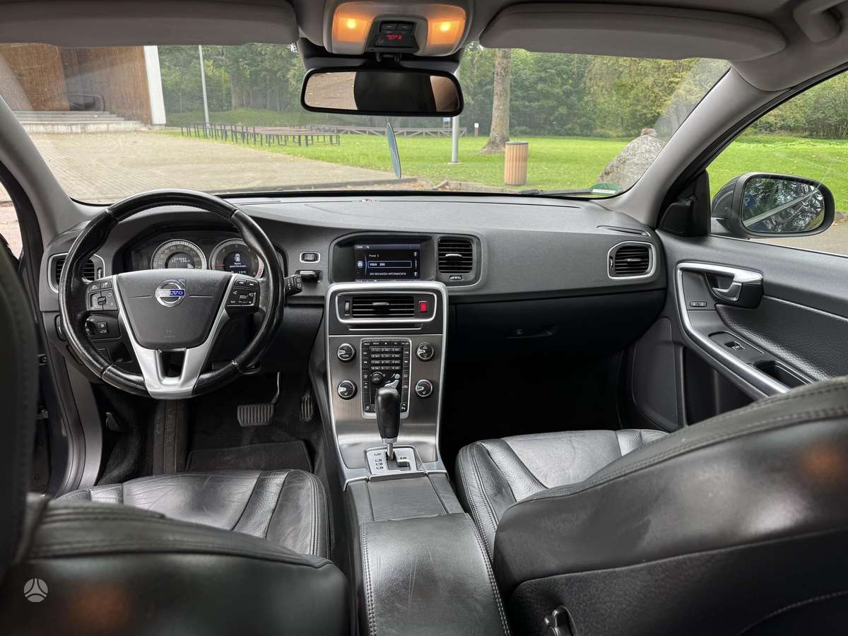 Volvo V60 2013 — photo 7