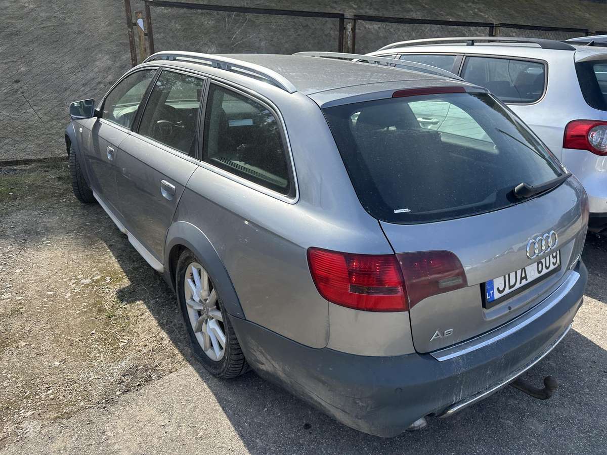 Audi A6 2007 — салон