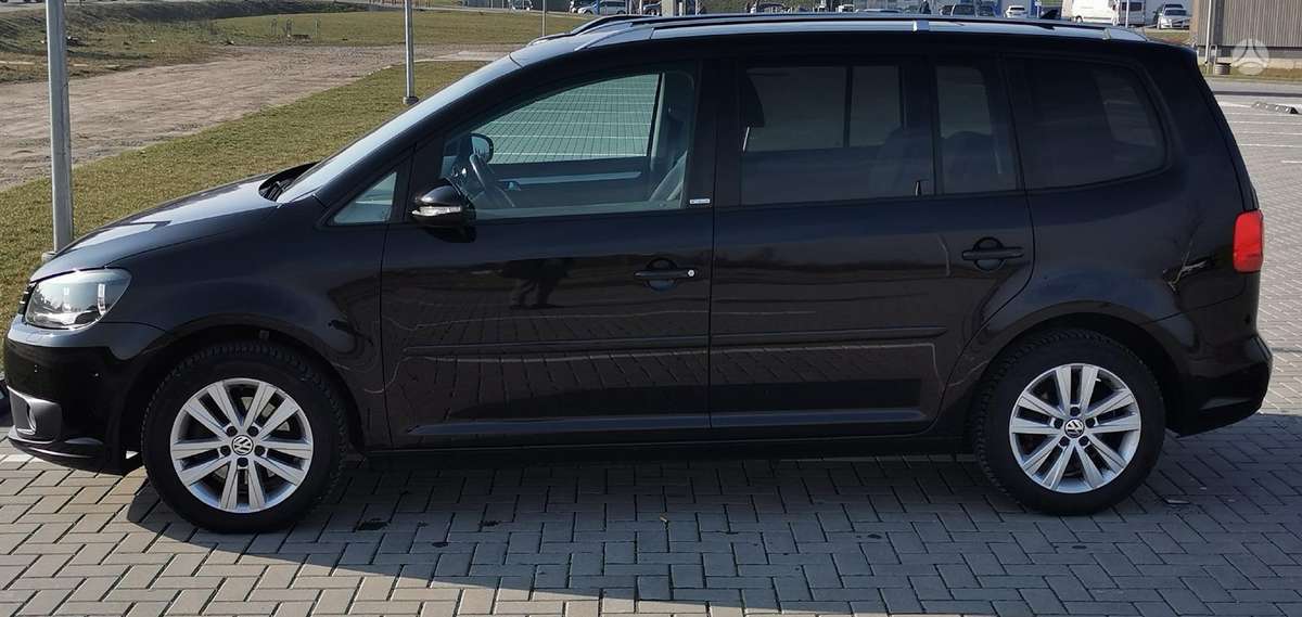 Volkswagen Touran 2012 — двигун 1600 cm³, 105 HP (77kW)