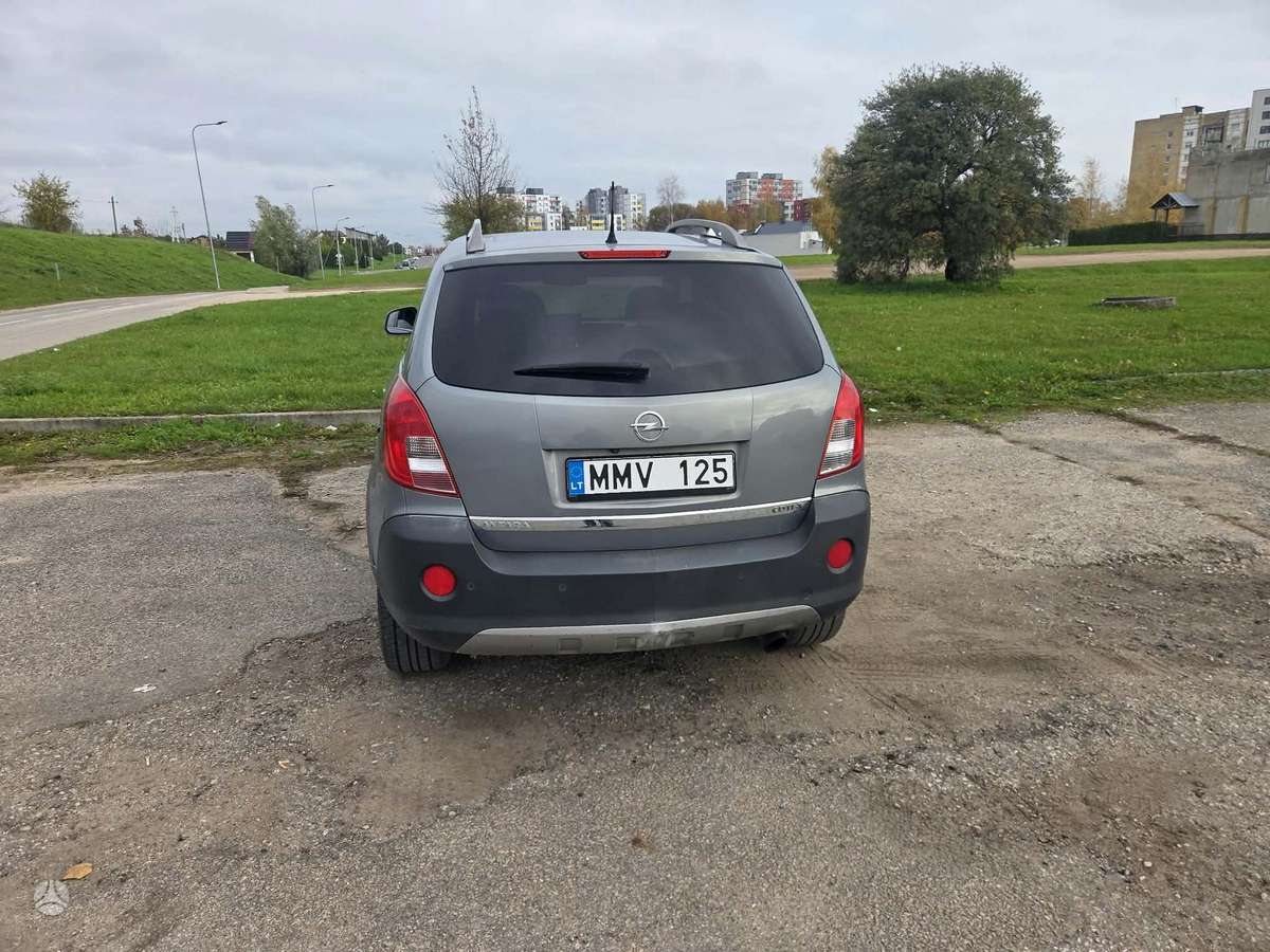 Opel Antara 2012 — вигляд ззаду