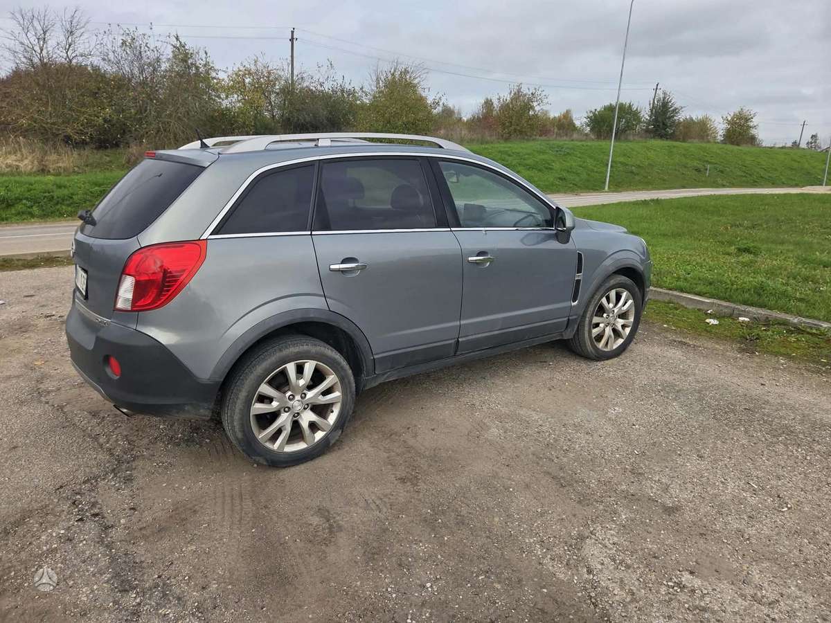 Opel Antara 2012 — салон