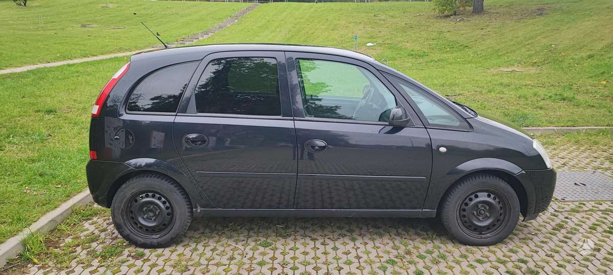Opel Meriva 2004 — салон