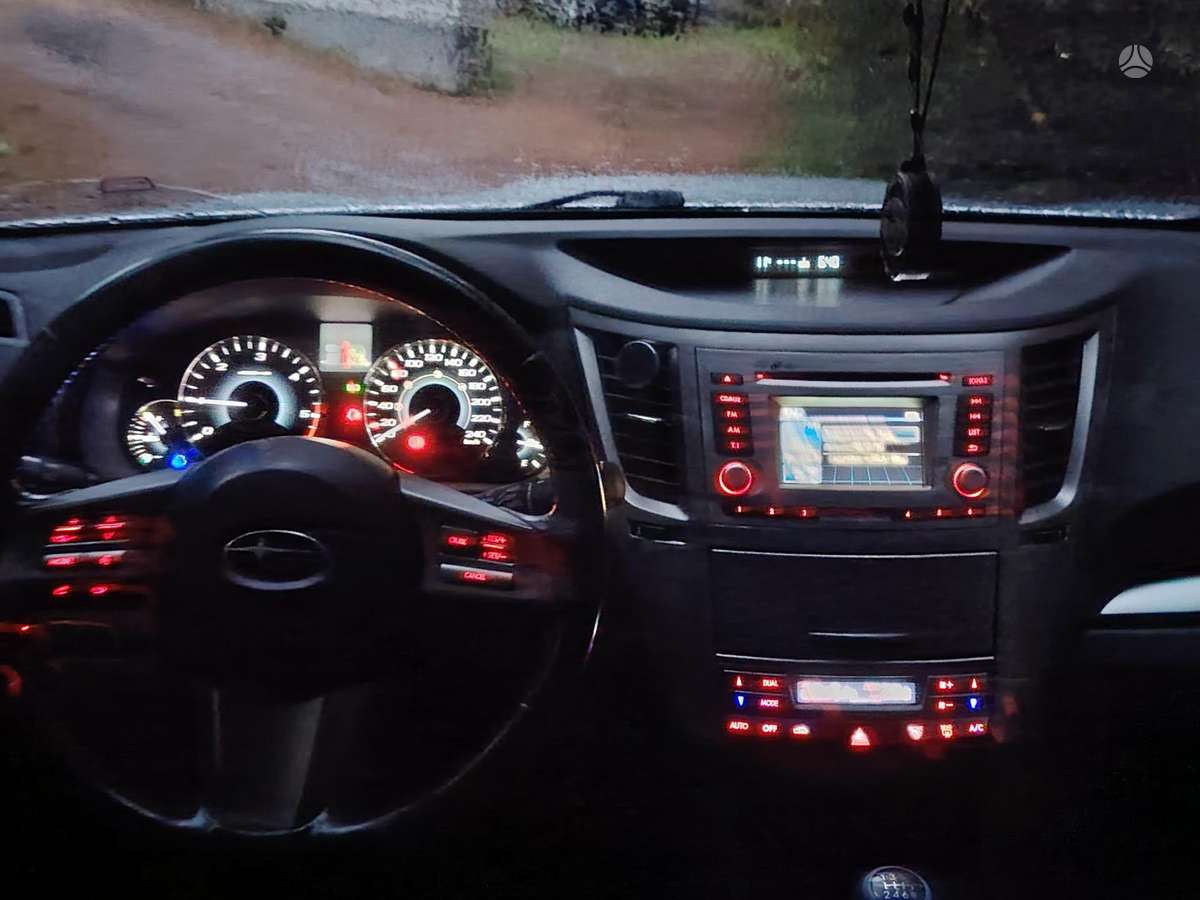 Subaru Outback 2012 — photo 5