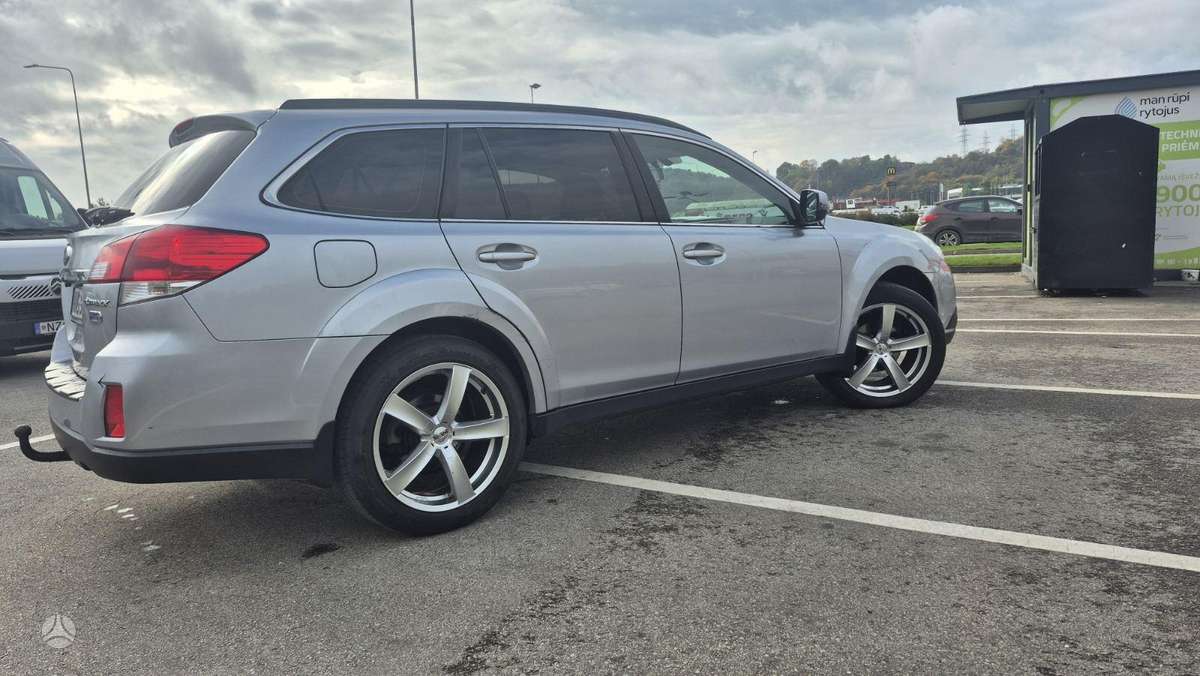 Subaru Outback 2012 — photo 8