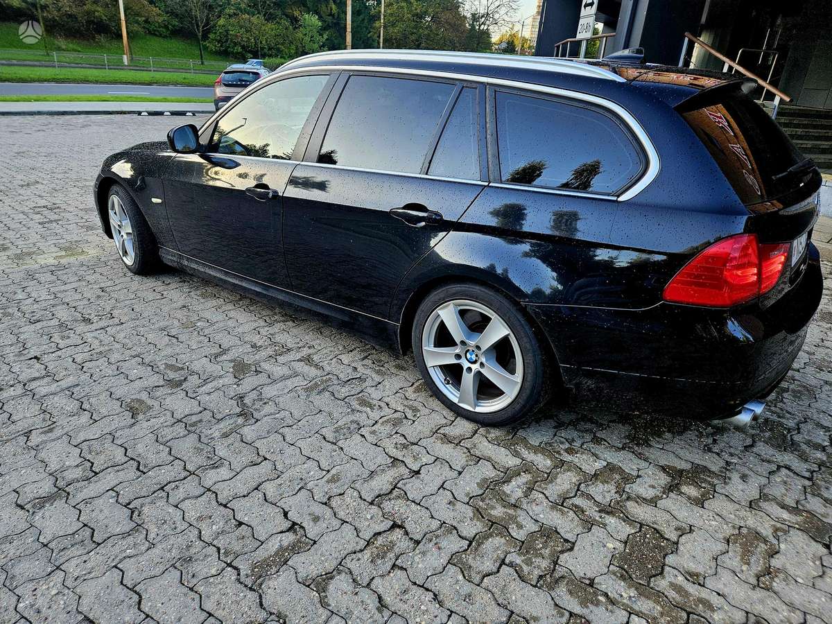 BMW 330 2010 — photo 5