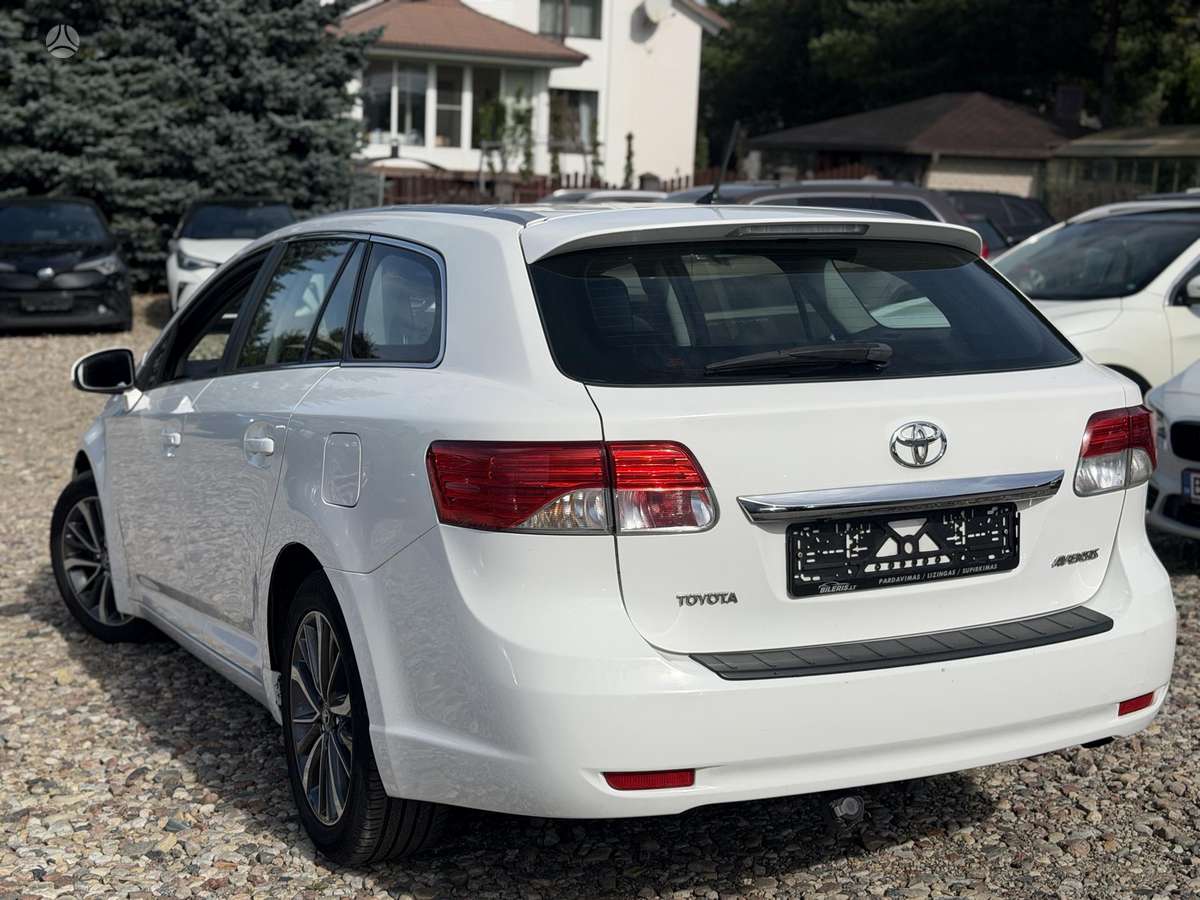 Toyota Avensis 2012 — engine 1998 cm³, 124 HP (91kW)