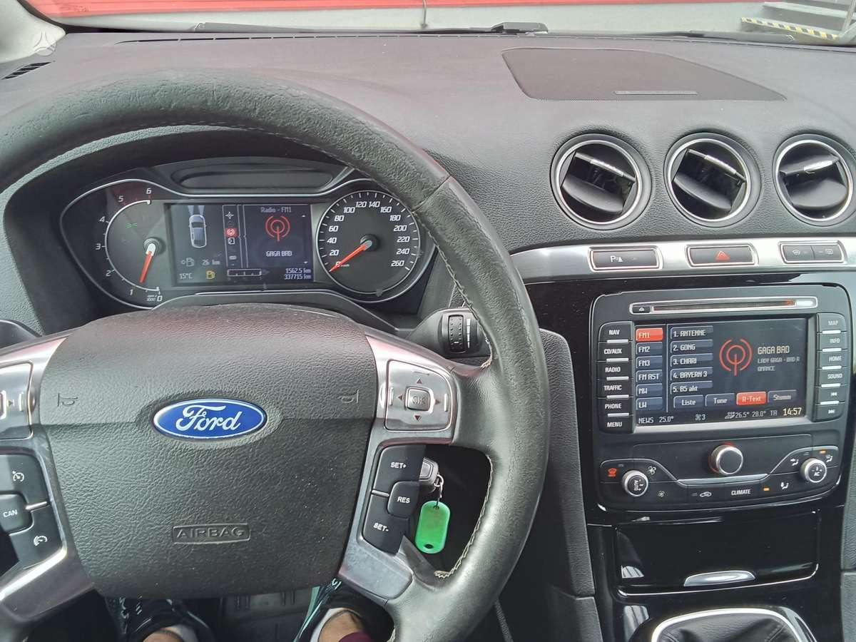 Ford Galaxy 2011 — photo 12