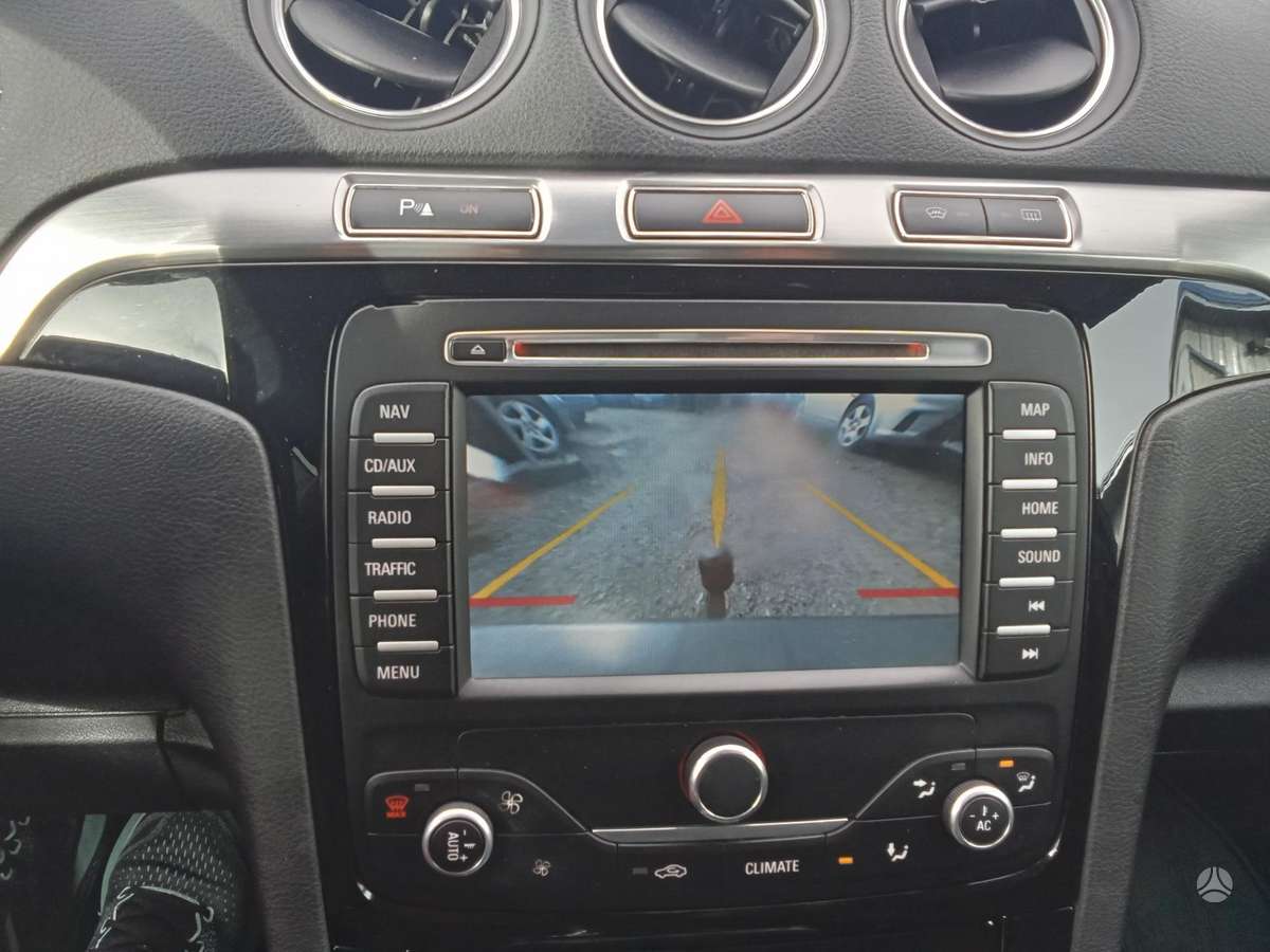 Ford Galaxy 2011 — photo 13