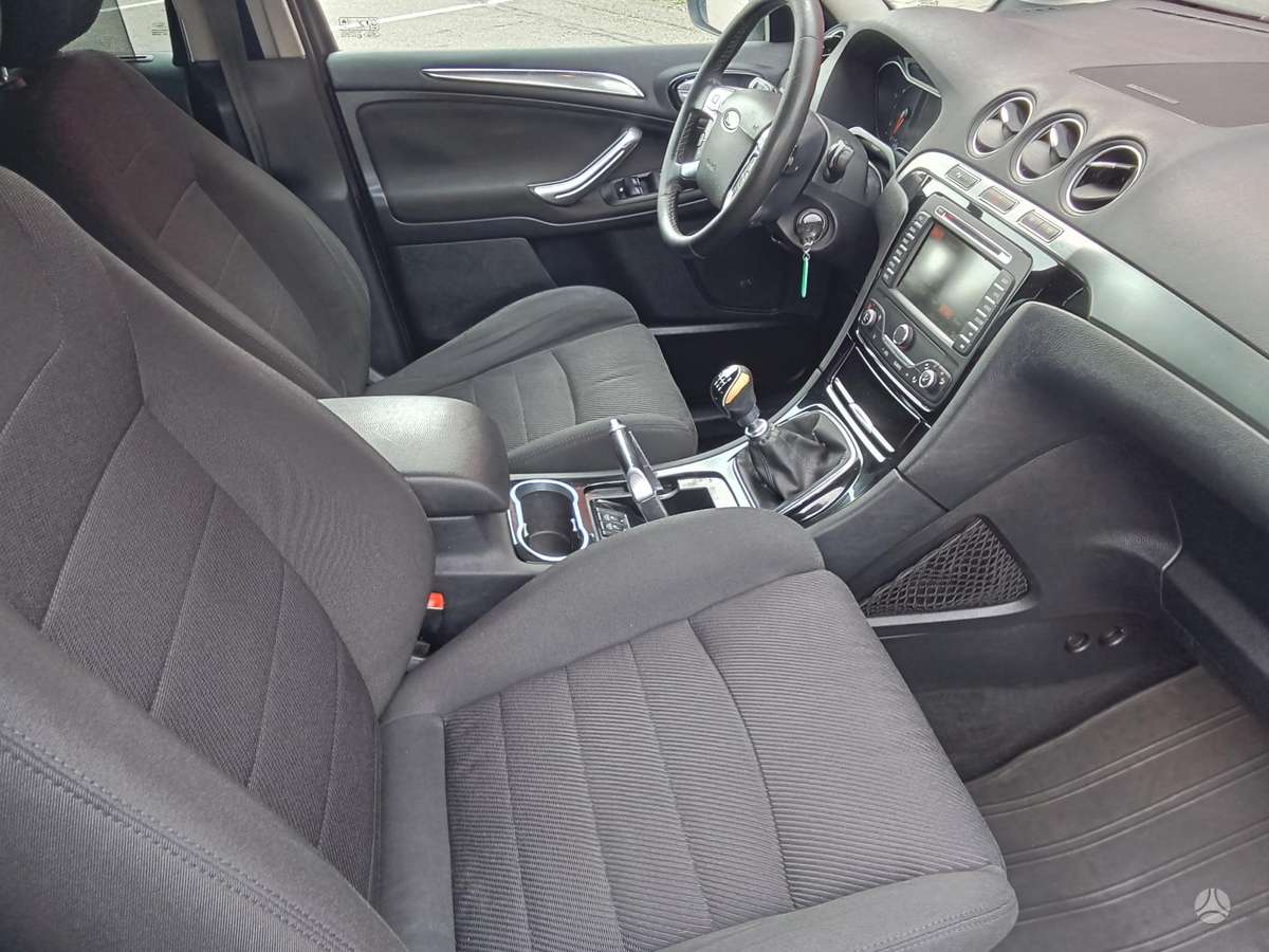 Ford Galaxy 2011 — photo 7