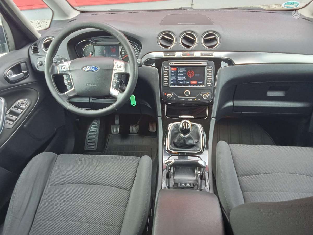 Ford Galaxy 2011 — photo 8