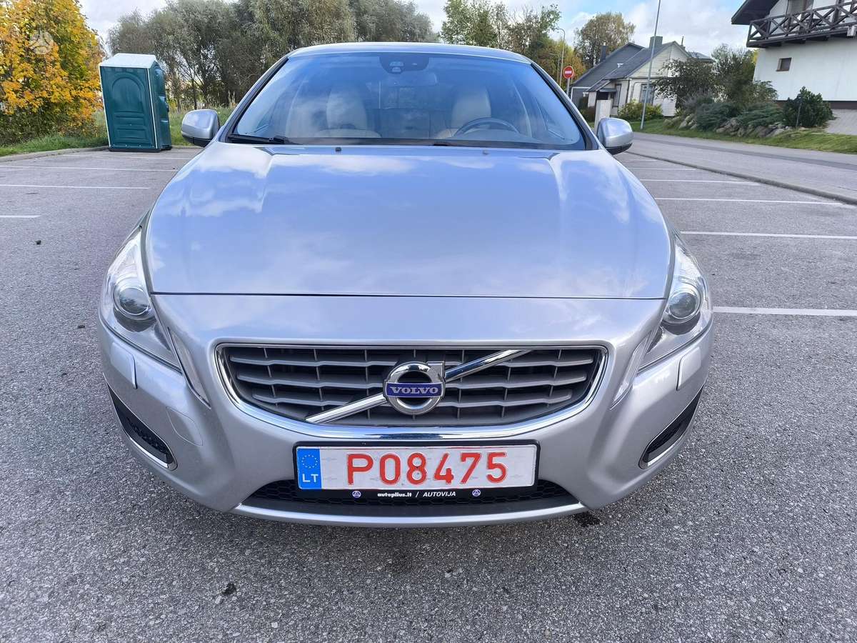 Volvo V60 2013 — photo 11