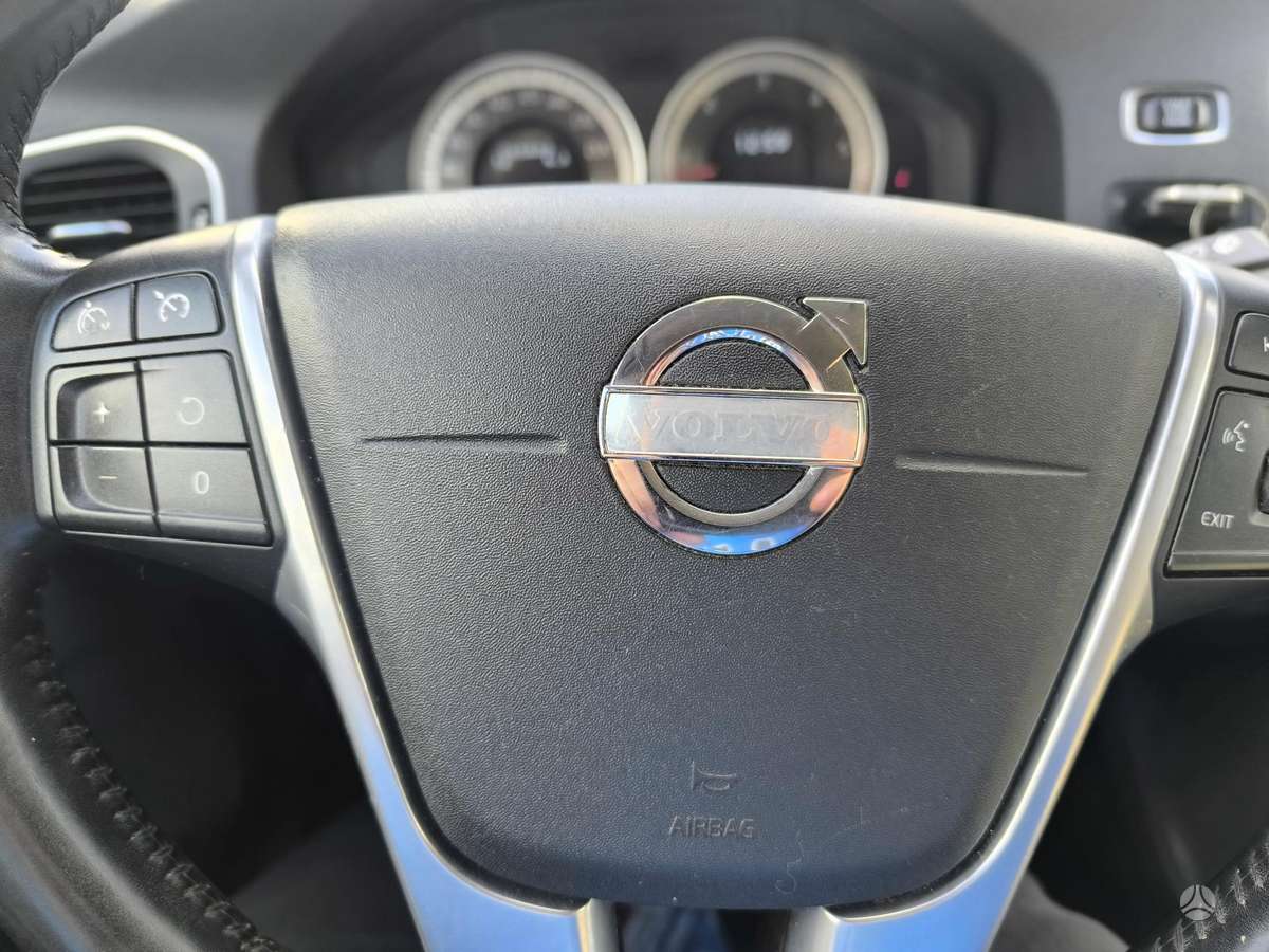 Volvo V60 2013 — photo 19