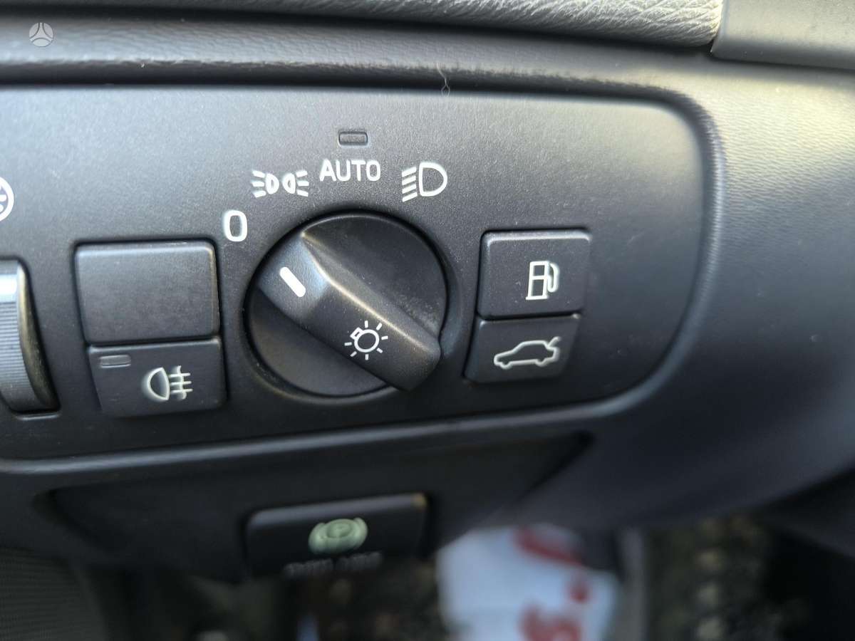 Volvo V60 2013 — photo 21