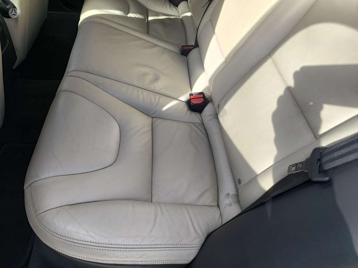 Volvo V60 2013 — photo 23