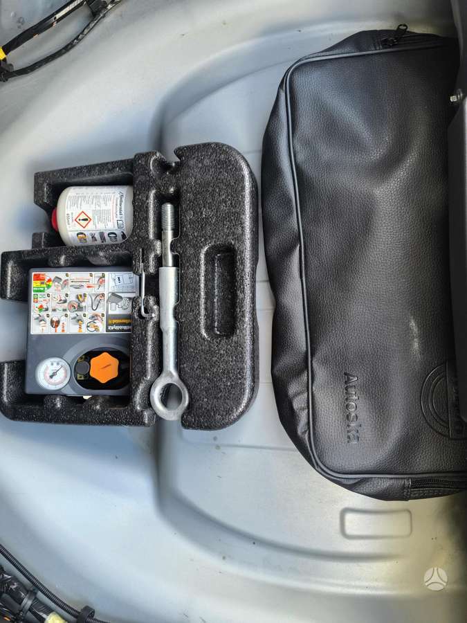 Volvo V60 2013 — photo 24