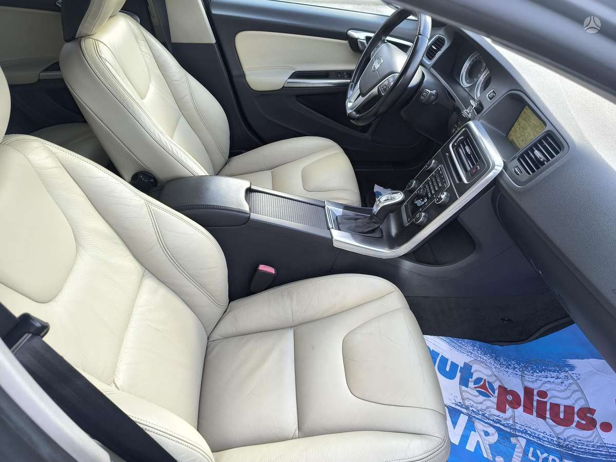 Volvo V60 2013 — photo 27
