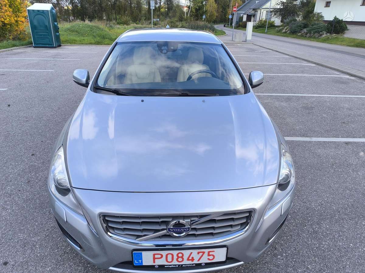 Volvo V60 2013 — engine 2000 cm³, 163 HP (120kW)