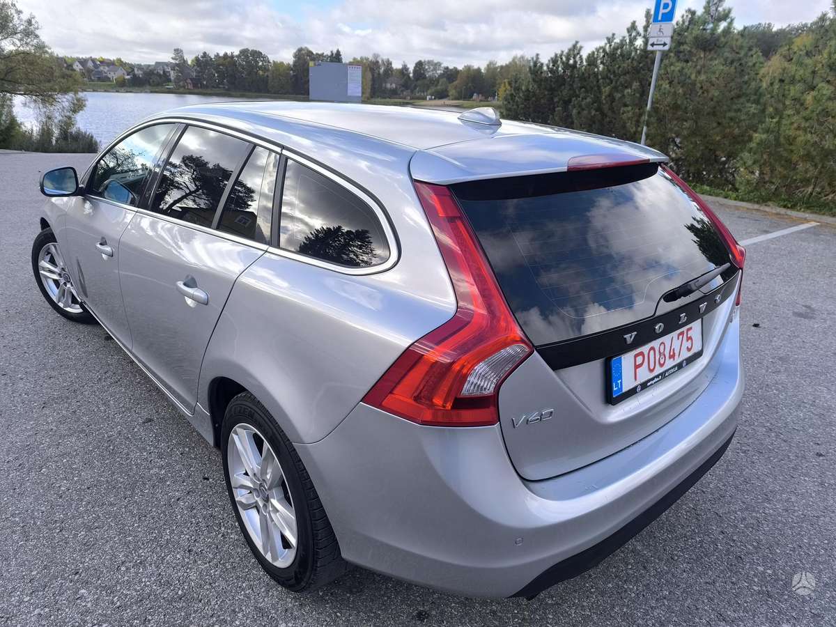 Volvo V60 2013 — photo 6