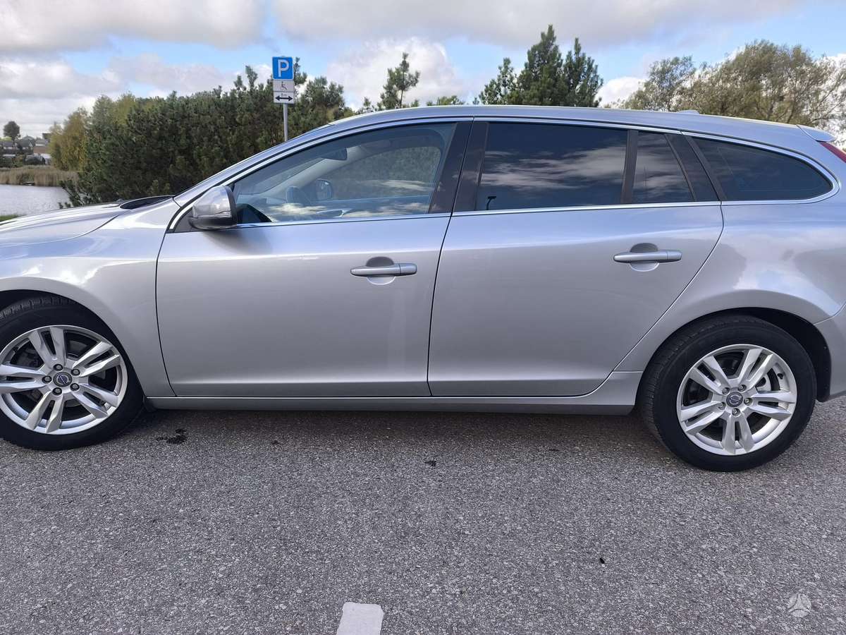 Volvo V60 2013 — photo 7