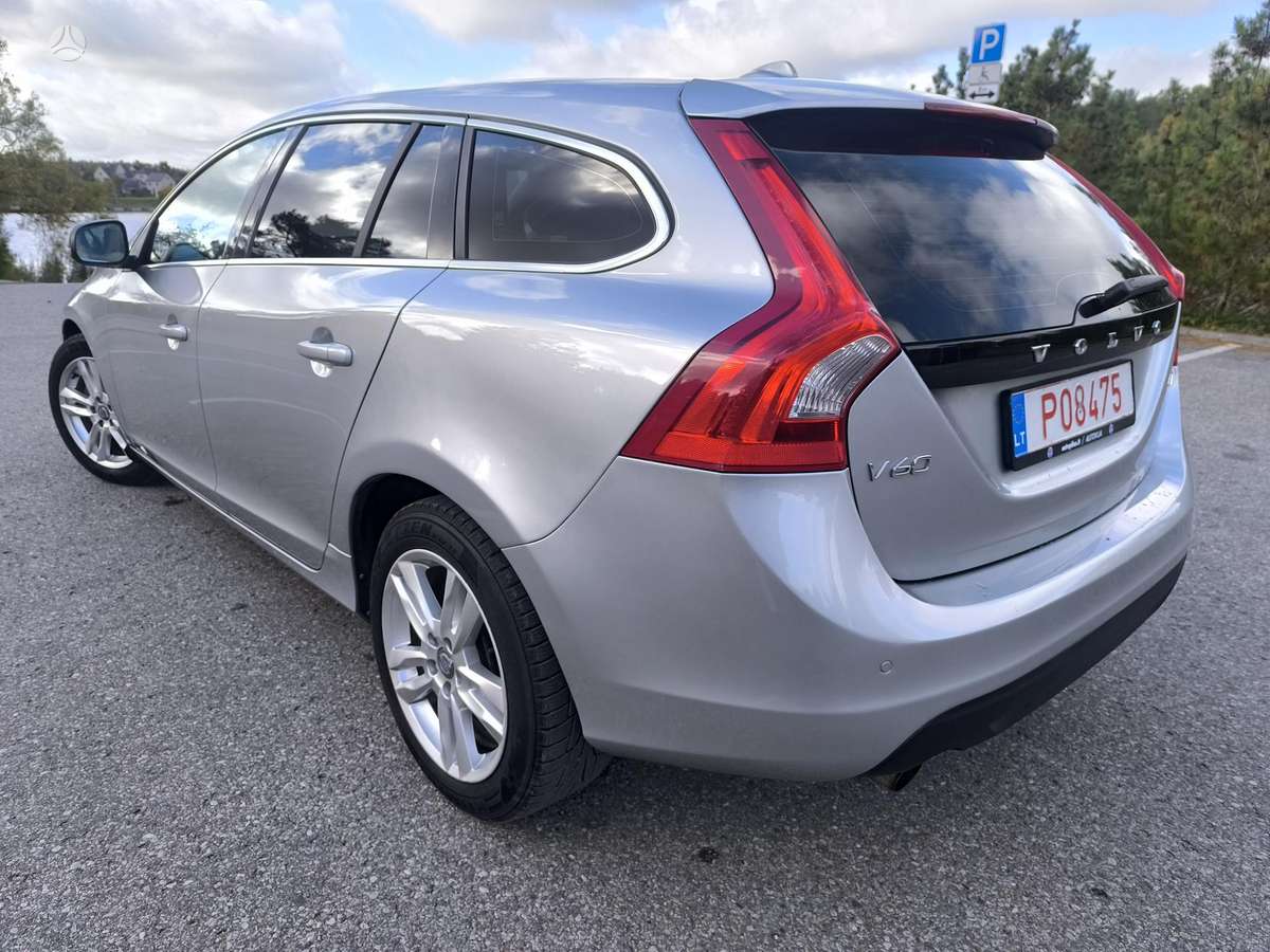 Volvo V60 2013 — photo 8