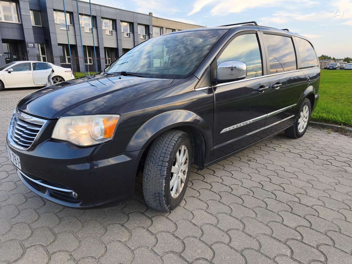 Chrysler Town 2015 — interior