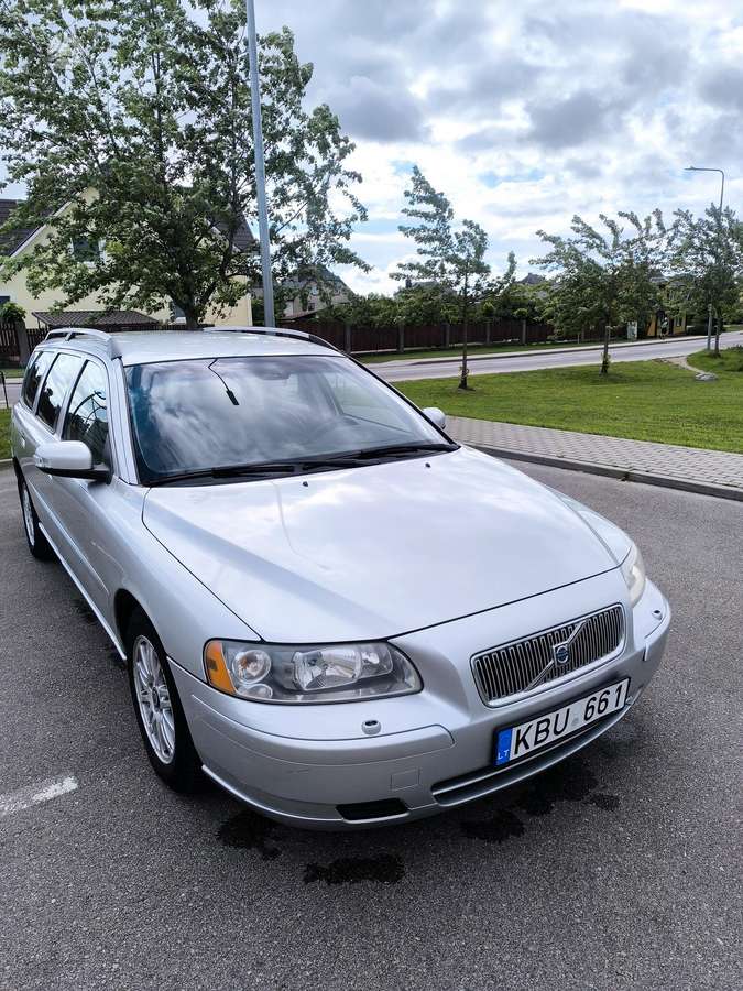 Volvo V70 2007 — interior