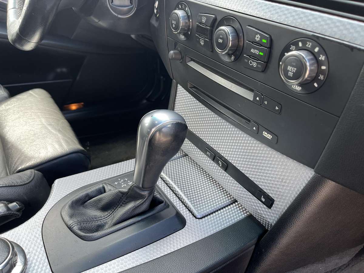 BMW 530 2005 — photo 25
